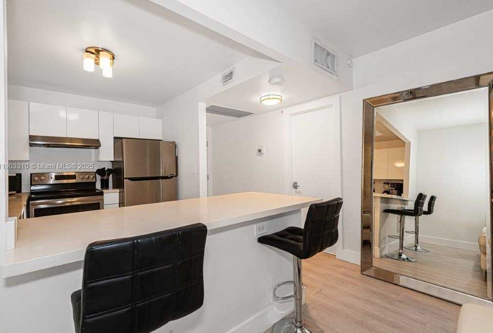 Small Image of 2301 COLLINS AVE #341, Miami Beach Number 13