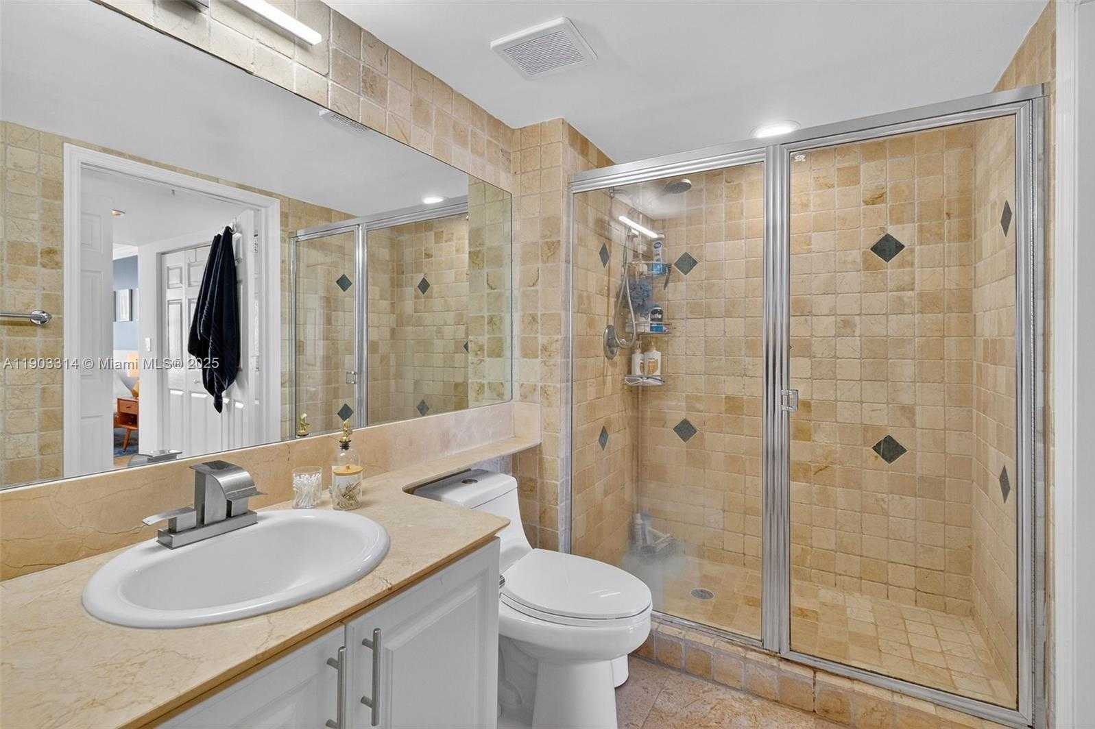 Small Image of 1155 BRICKELL BAY DR #2210, Miami Number 16