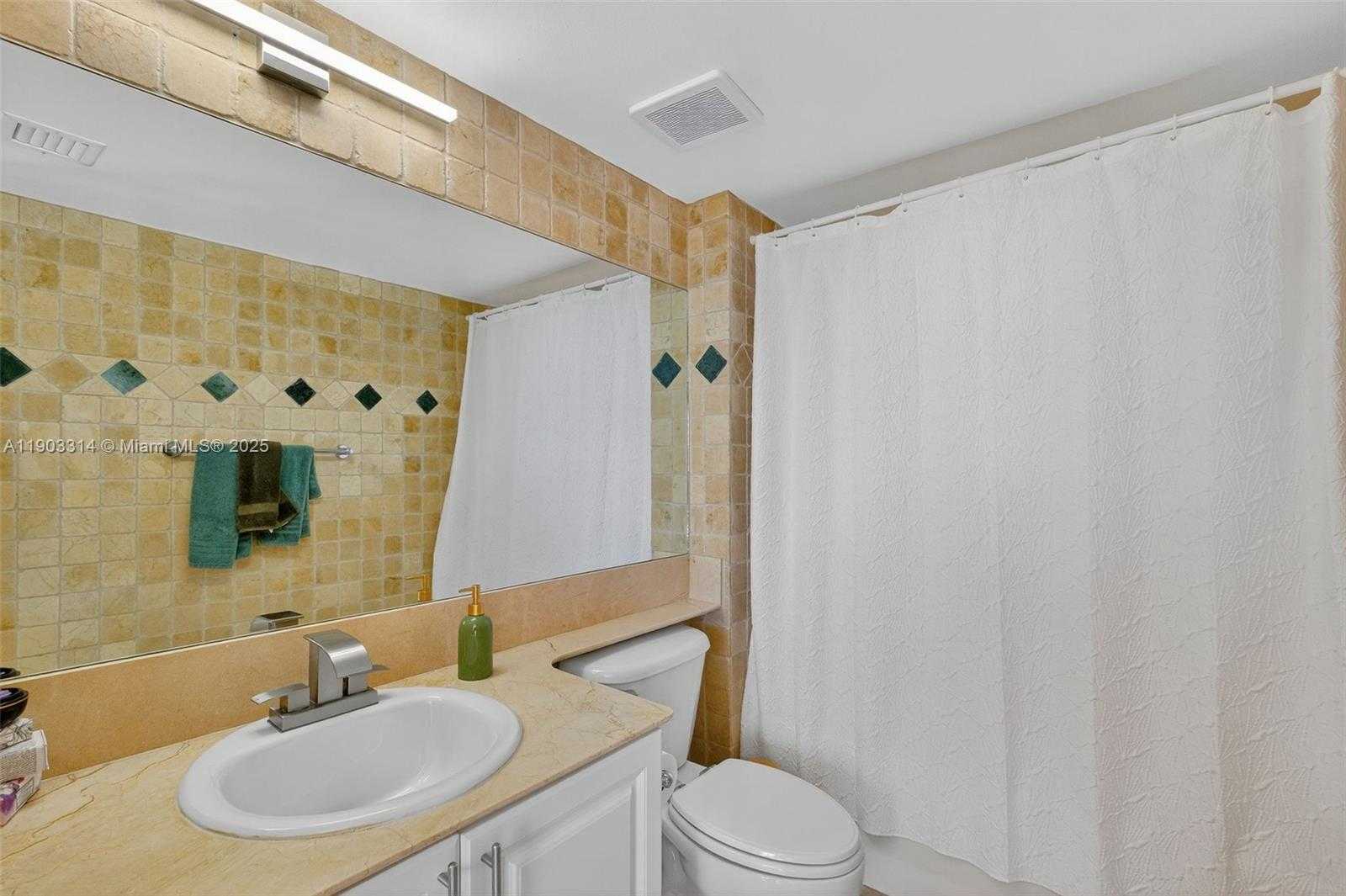 Small Image of 1155 BRICKELL BAY DR #2210, Miami Number 21