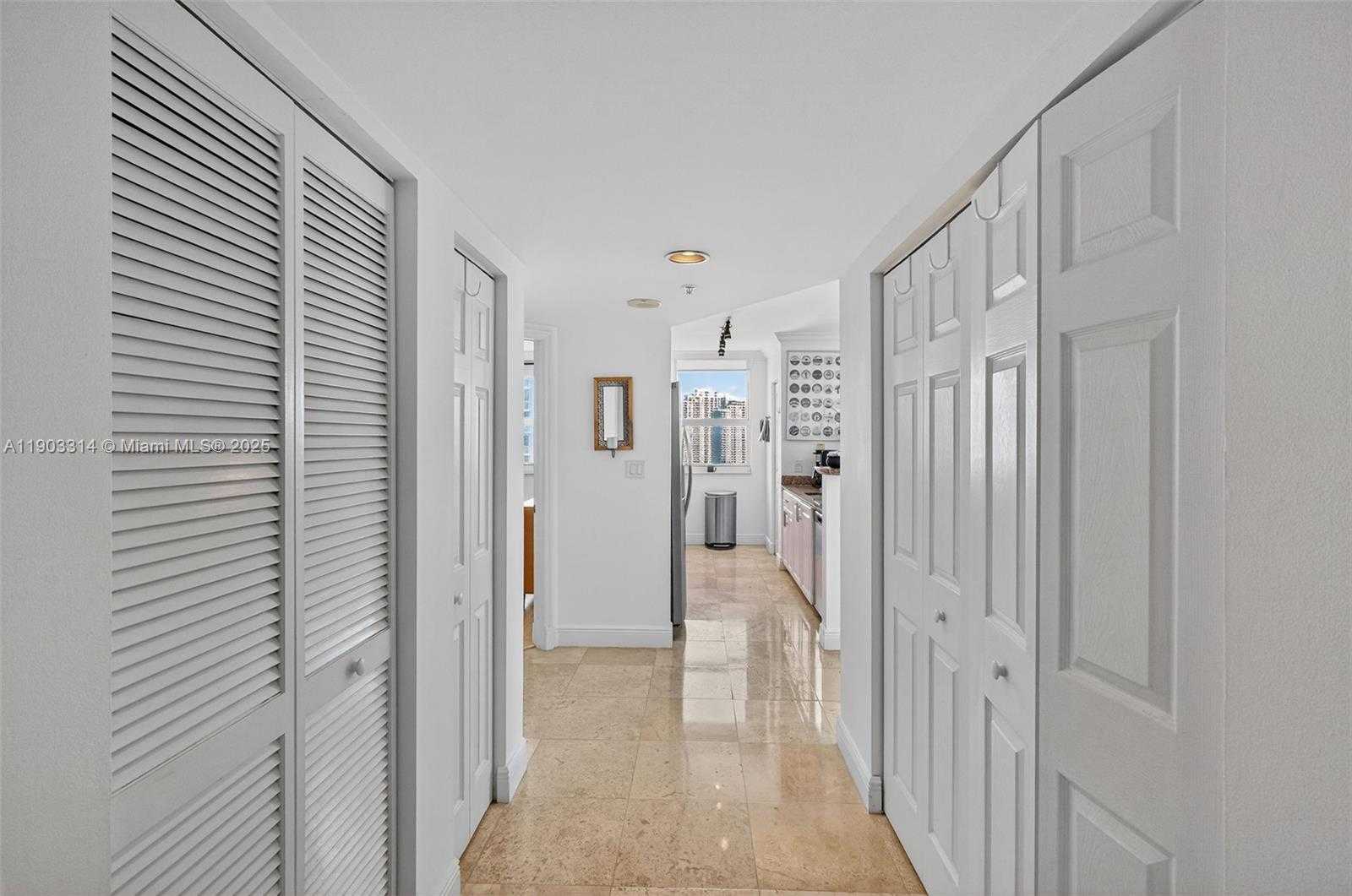 Small Image of 1155 BRICKELL BAY DR #2210, Miami Number 22