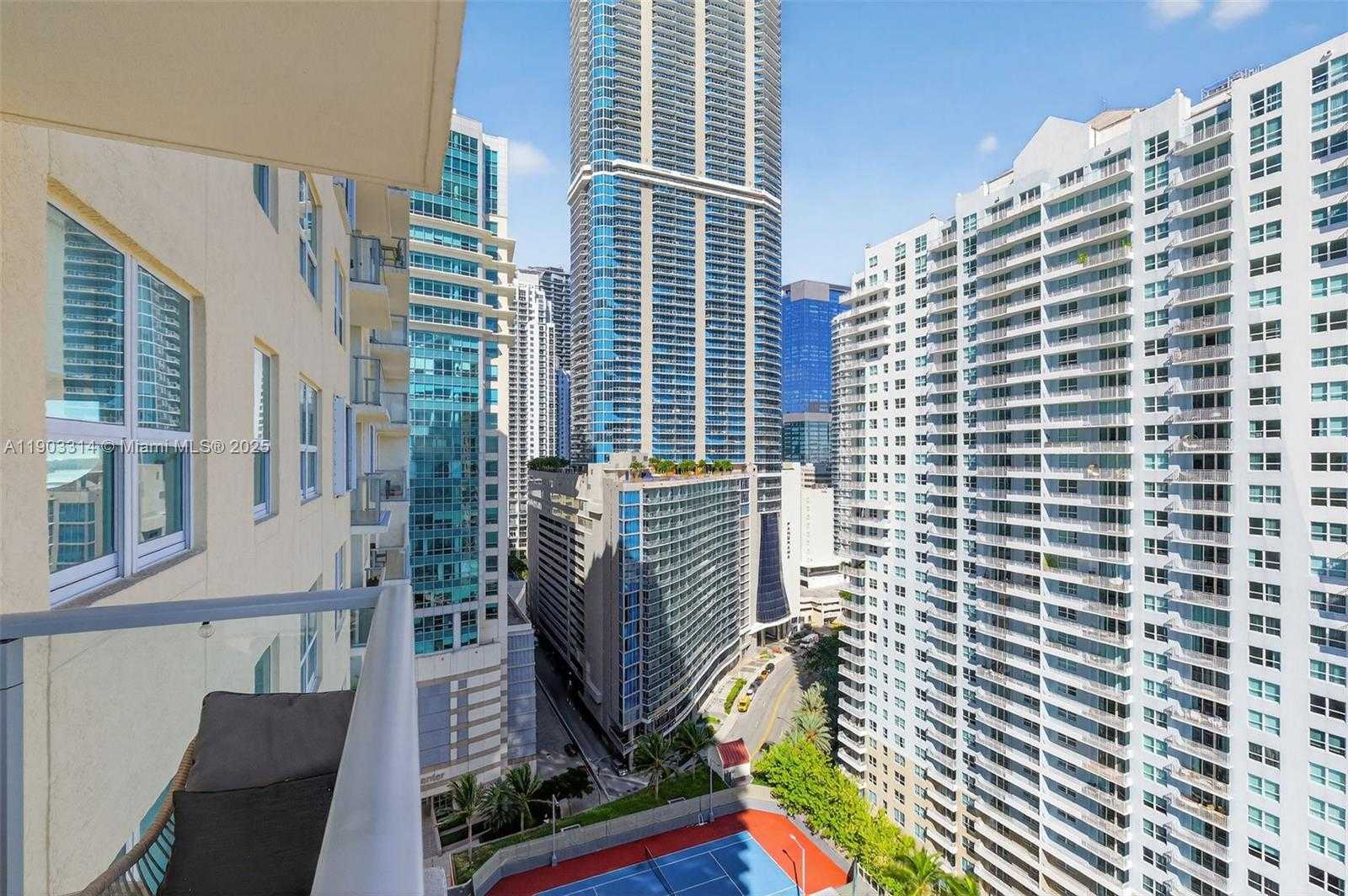 Small Image of 1155 BRICKELL BAY DR #2210, Miami Number 4