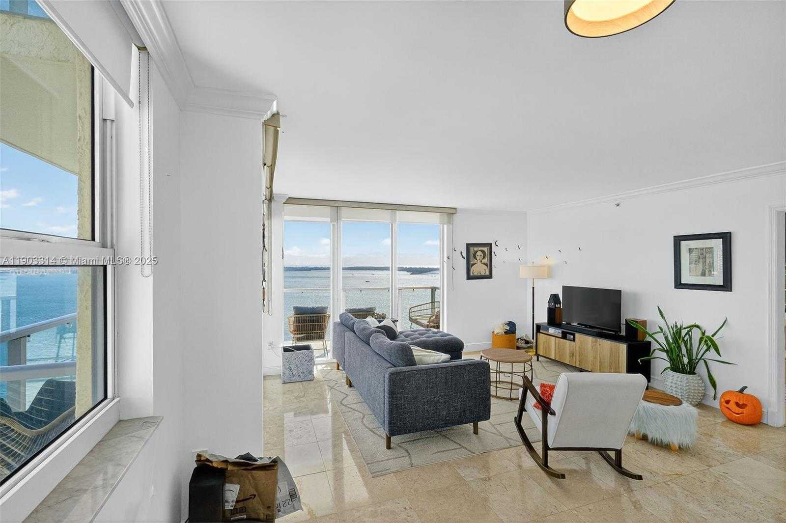 Small Image of 1155 BRICKELL BAY DR #2210, Miami Number 5