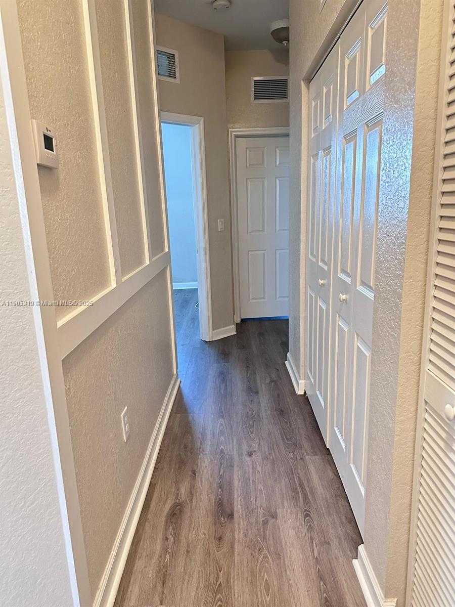 Small Image of 15440 SOUTH WEST 119TH TER #15440, Miami Number 10