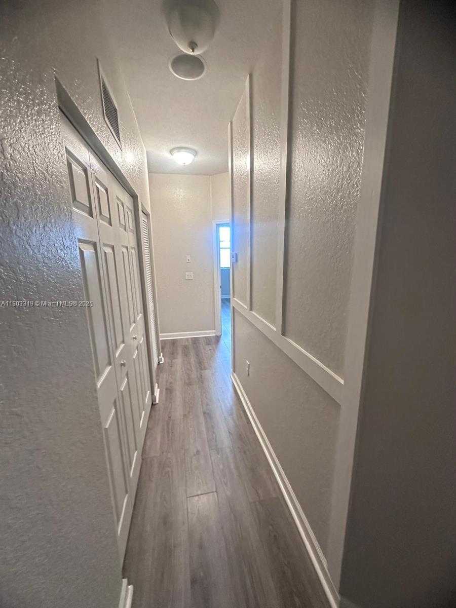 Small Image of 15440 SOUTH WEST 119TH TER #15440, Miami Number 18