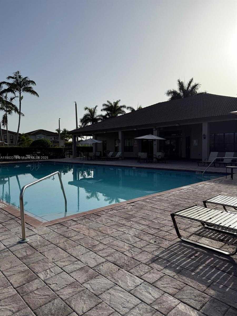 Small Image of 15440 SOUTH WEST 119TH TER #15440, Miami Number 24