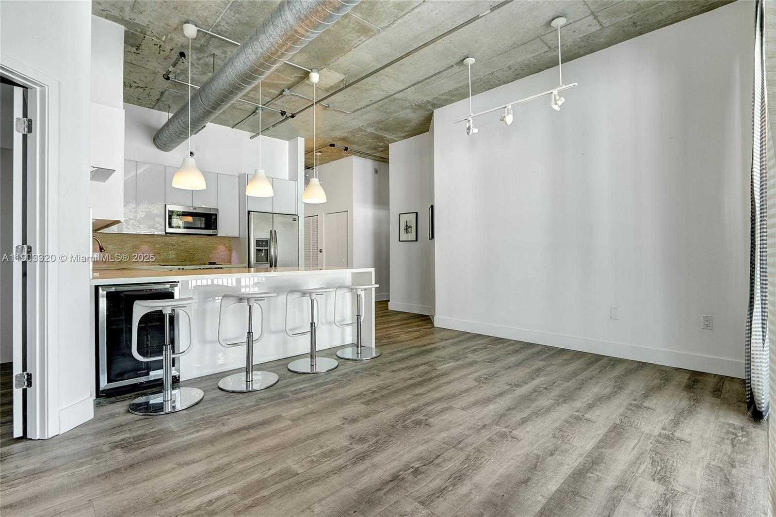 Small Image of 2001 BISCAYNE BLVD #2511, Miami Number 12