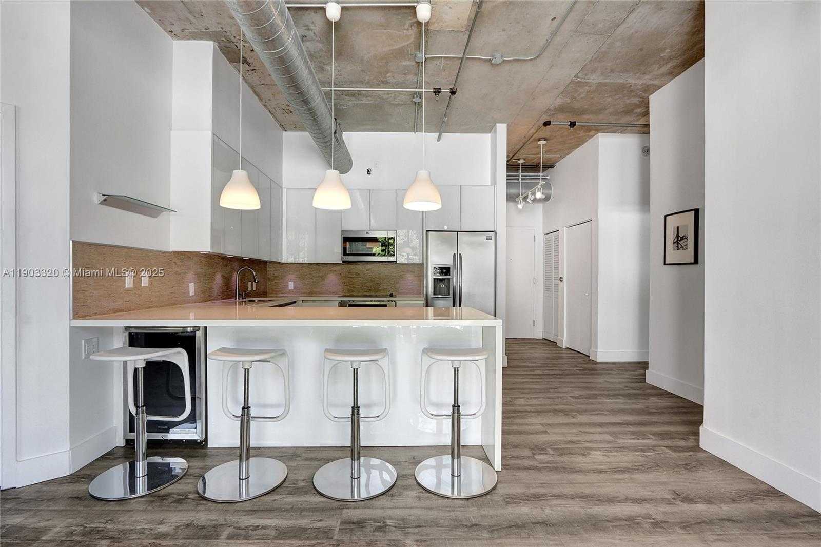 Small Image of 2001 BISCAYNE BLVD #2511, Miami Number 13