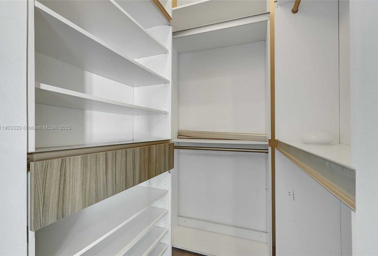 Small Image of 2001 BISCAYNE BLVD #2511, Miami Number 16