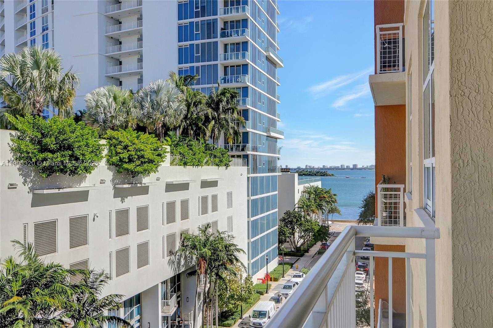 Small Image of 2001 BISCAYNE BLVD #2511, Miami Number 23