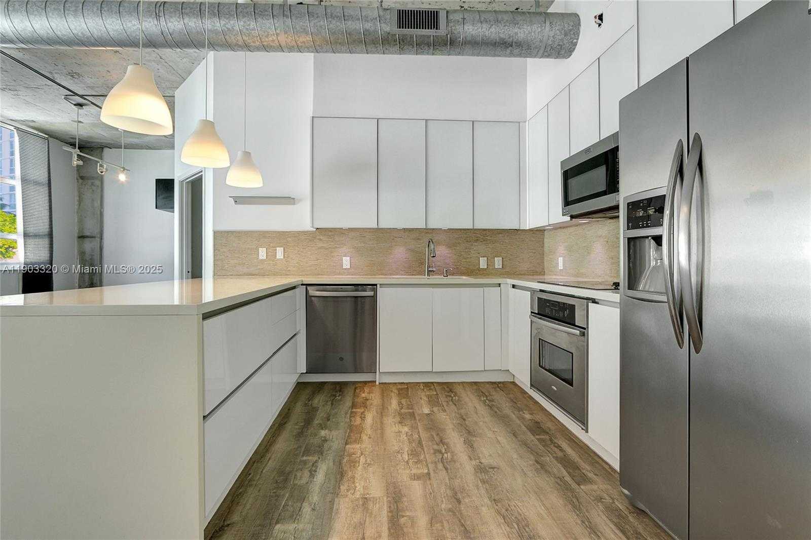 Small Image of 2001 BISCAYNE BLVD #2511, Miami Number 6