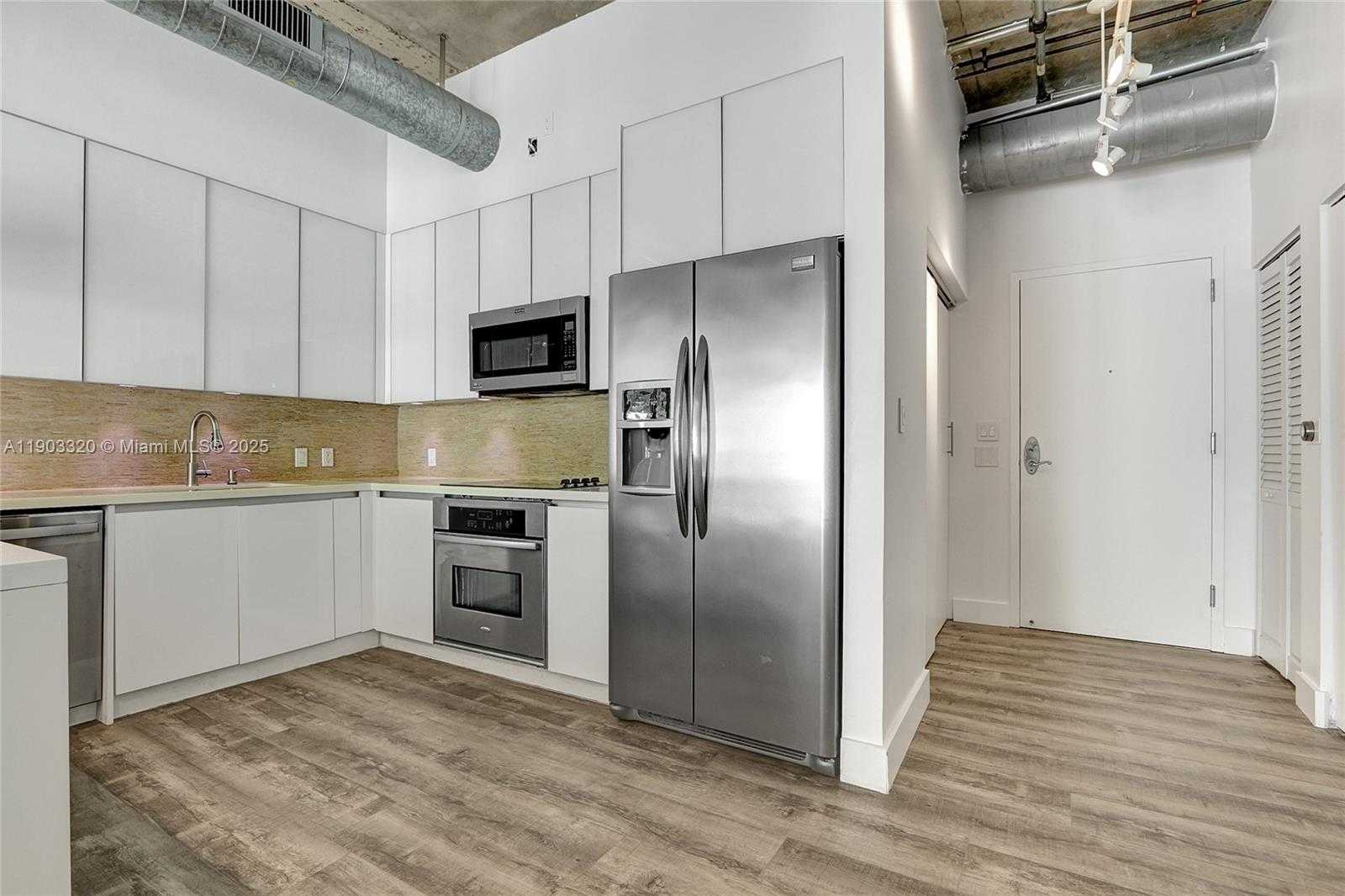 Small Image of 2001 BISCAYNE BLVD #2511, Miami Number 7