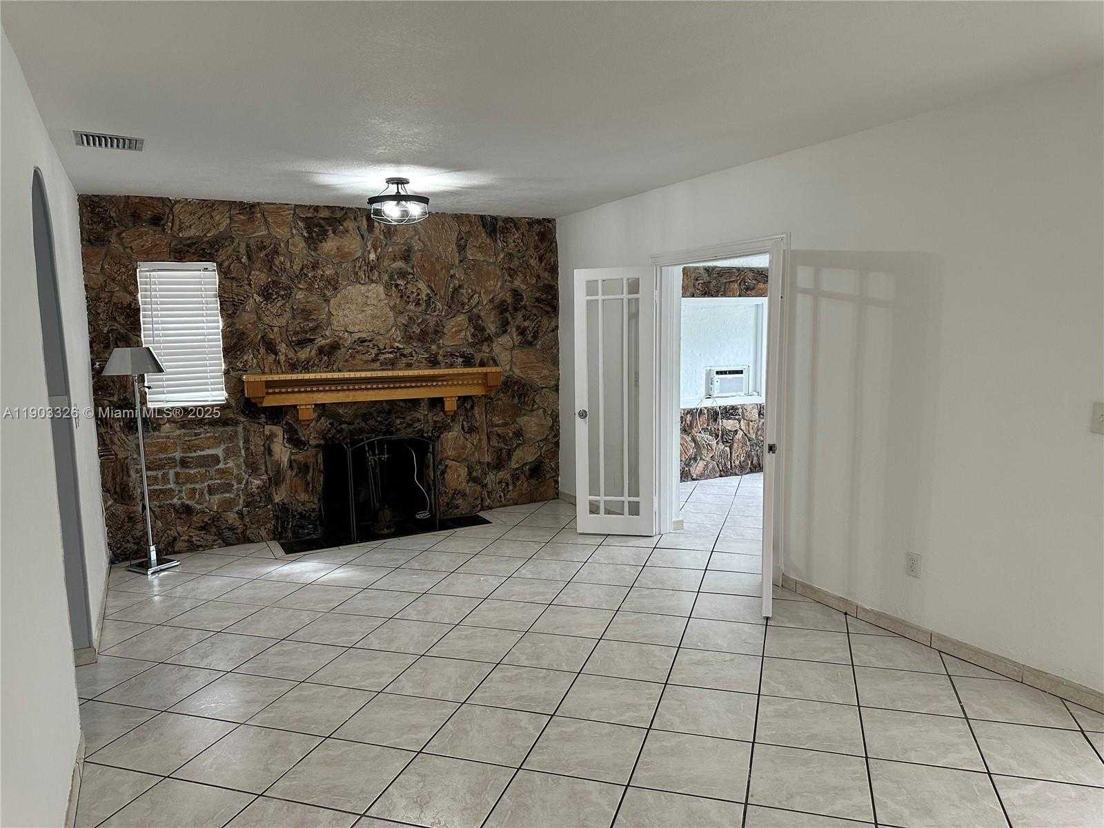 Small Image of 431 TAMIAMI BLVD, Miami Number 16