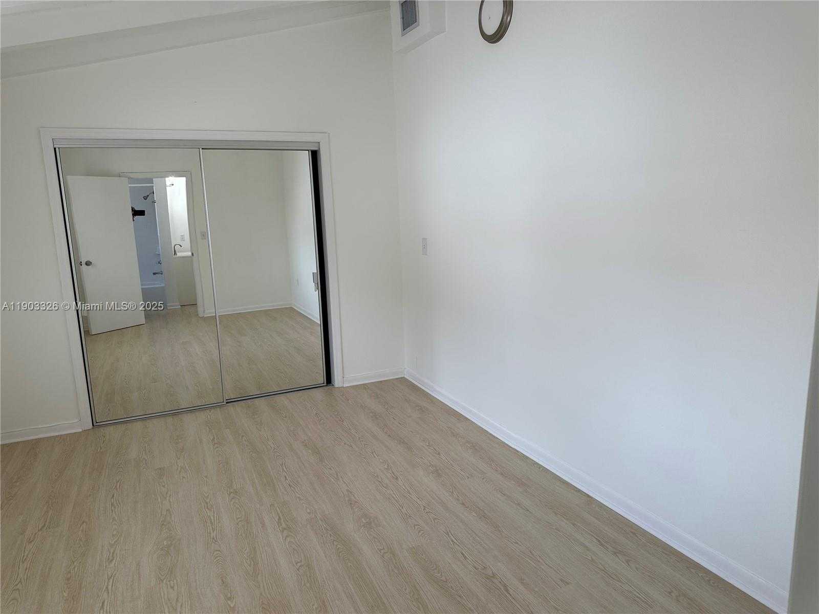 Small Image of 431 TAMIAMI BLVD, Miami Number 19