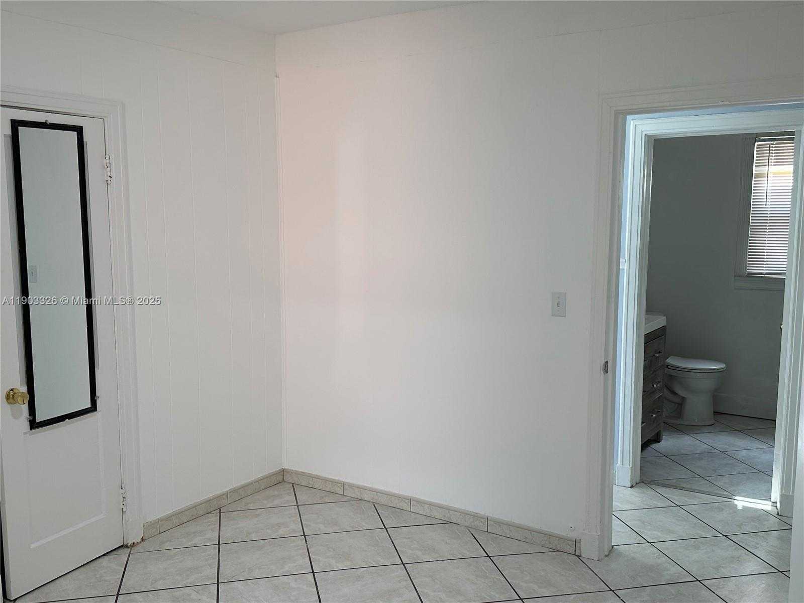 Small Image of 431 TAMIAMI BLVD, Miami Number 8