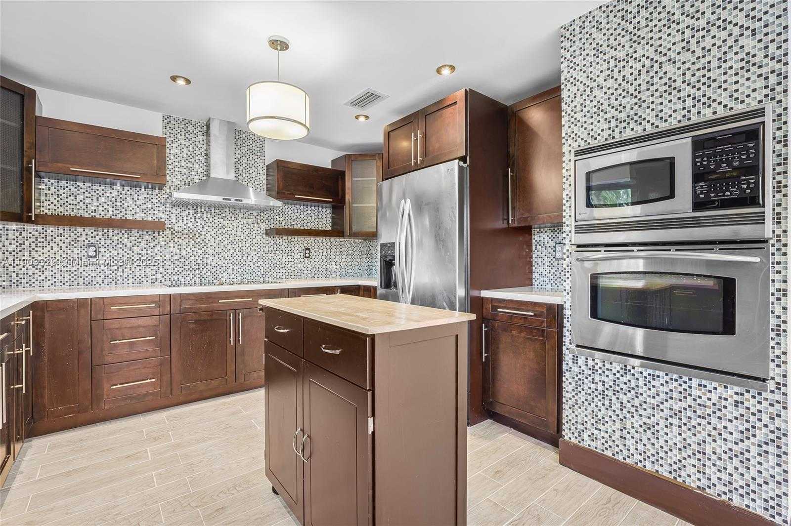 Small Image of 11335 SOUTH WEST 74TH LN, Miami Number 11