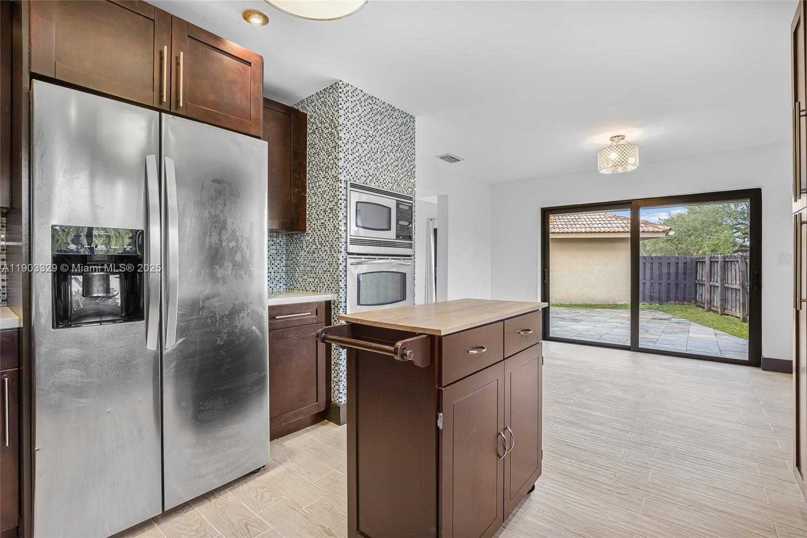 Small Image of 11335 SOUTH WEST 74TH LN, Miami Number 12