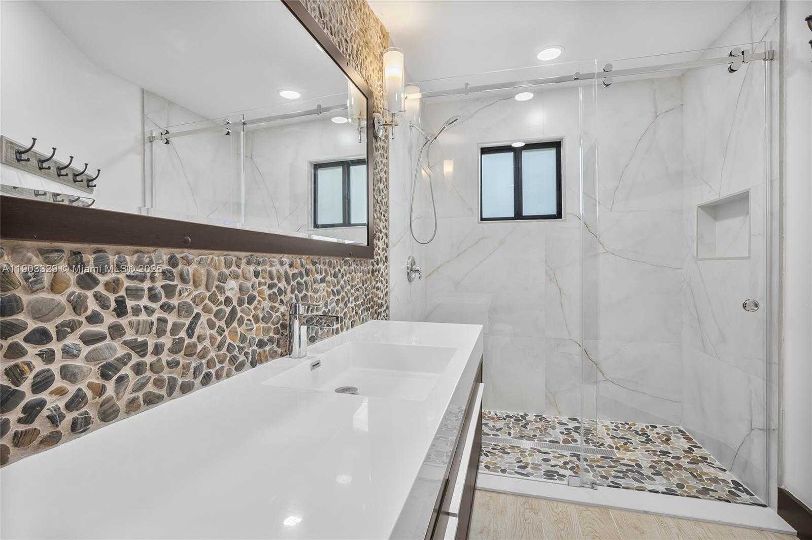 Small Image of 11335 SOUTH WEST 74TH LN, Miami Number 19