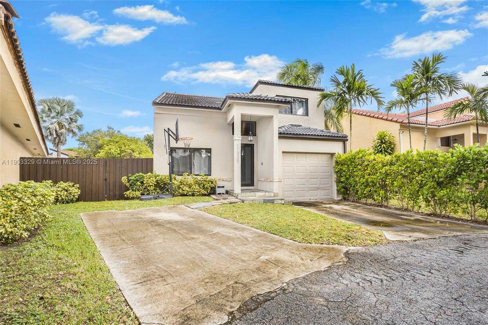 Small Image of 11335 SOUTH WEST 74TH LN, Miami Number 2