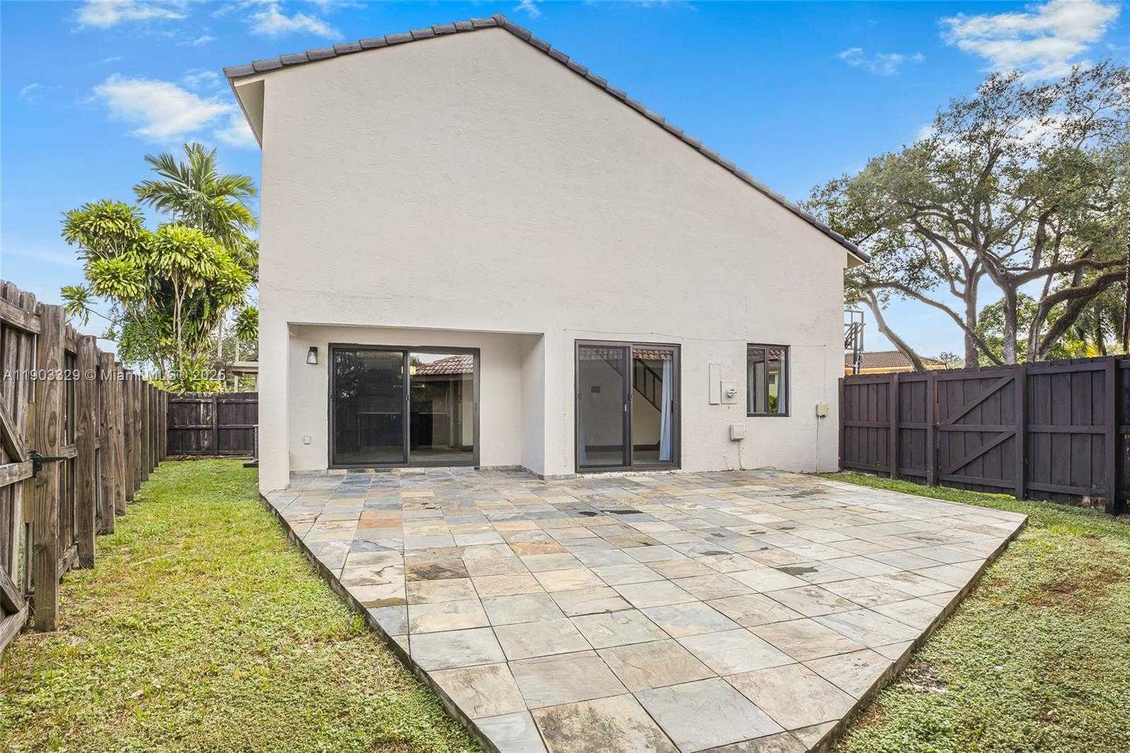 Small Image of 11335 SOUTH WEST 74TH LN, Miami Number 25