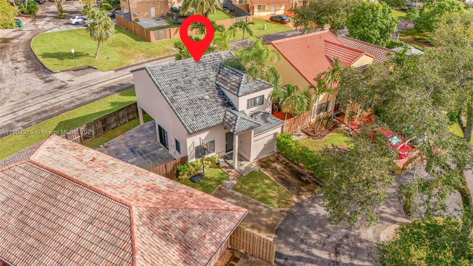 Small Image of 11335 SOUTH WEST 74TH LN, Miami Number 27