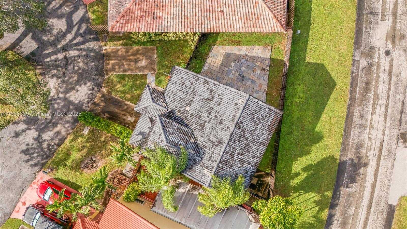 Small Image of 11335 SOUTH WEST 74TH LN, Miami Number 29