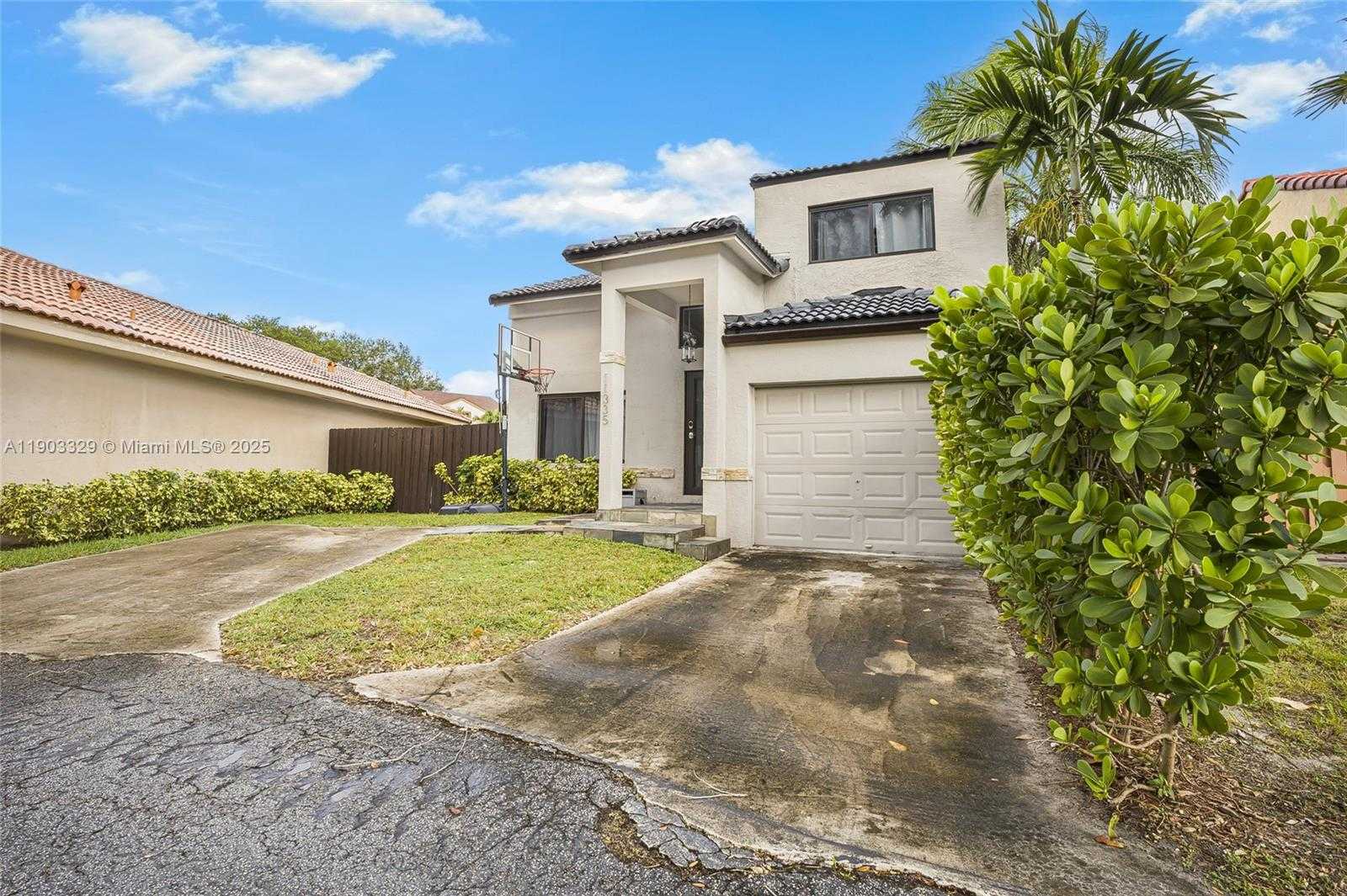 Small Image of 11335 SOUTH WEST 74TH LN, Miami Number 3