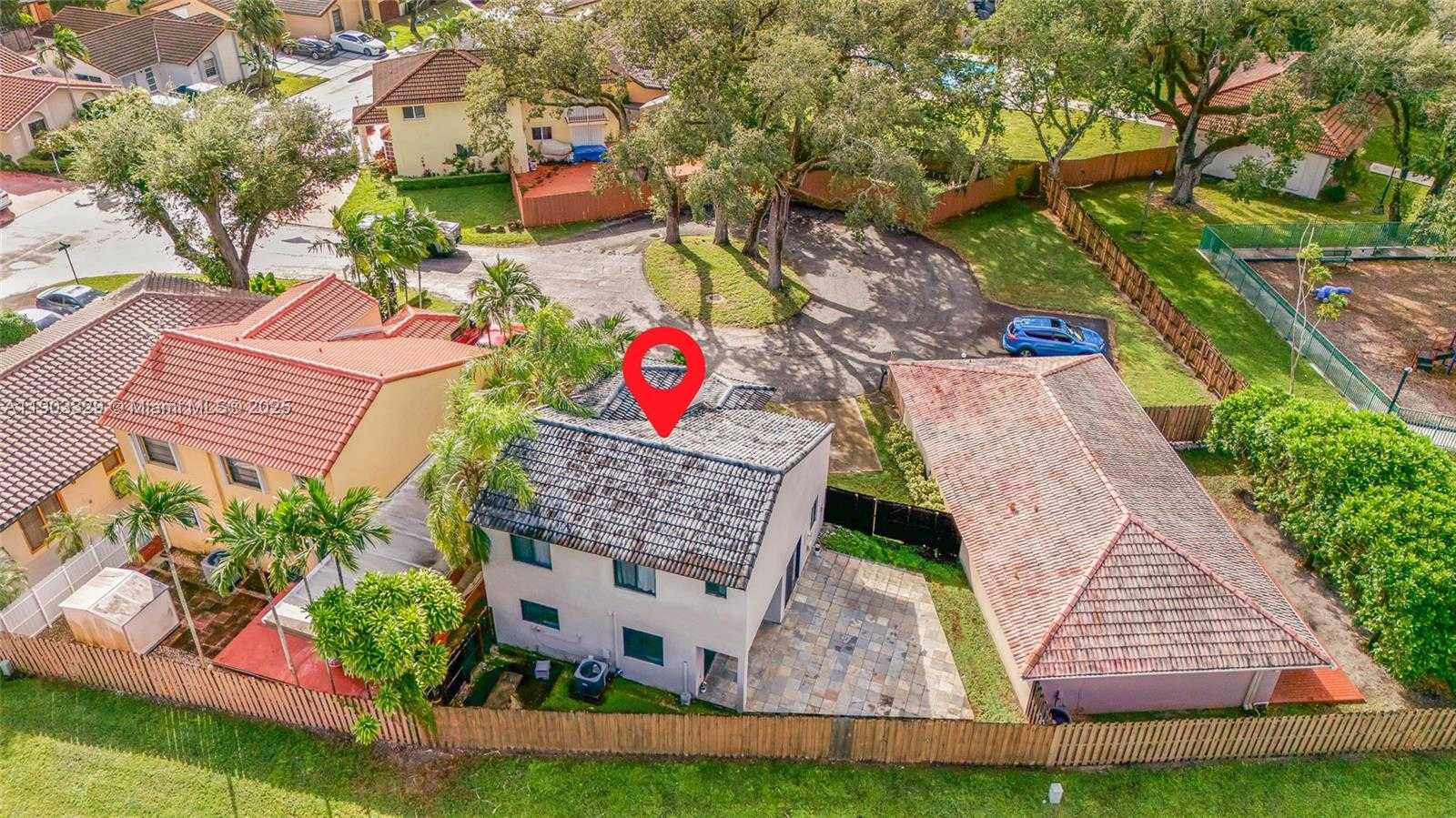 Small Image of 11335 SOUTH WEST 74TH LN, Miami Number 30