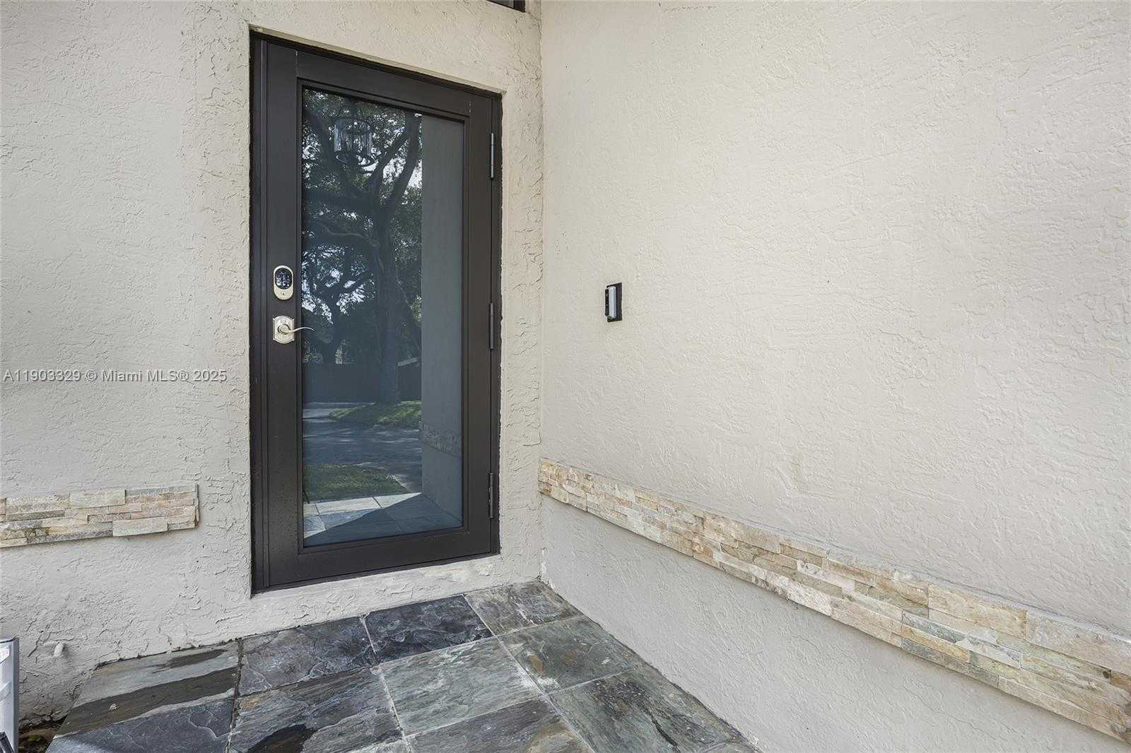 Small Image of 11335 SOUTH WEST 74TH LN, Miami Number 4