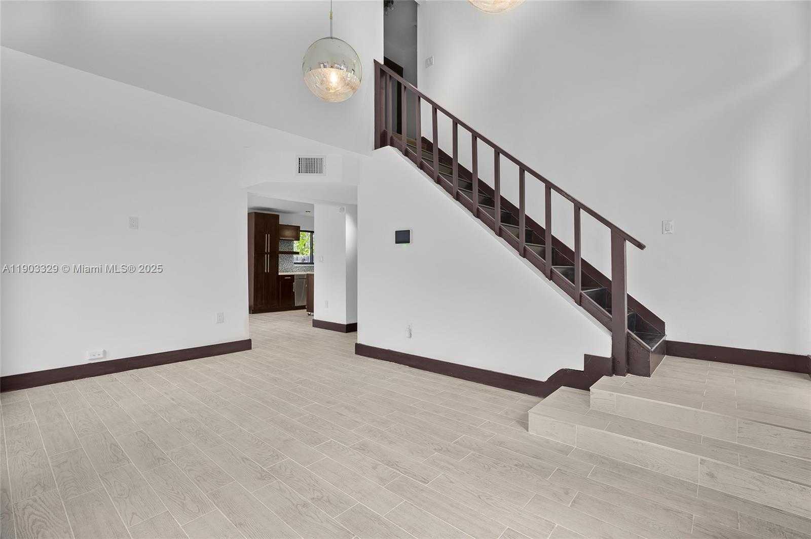 Small Image of 11335 SOUTH WEST 74TH LN, Miami Number 6