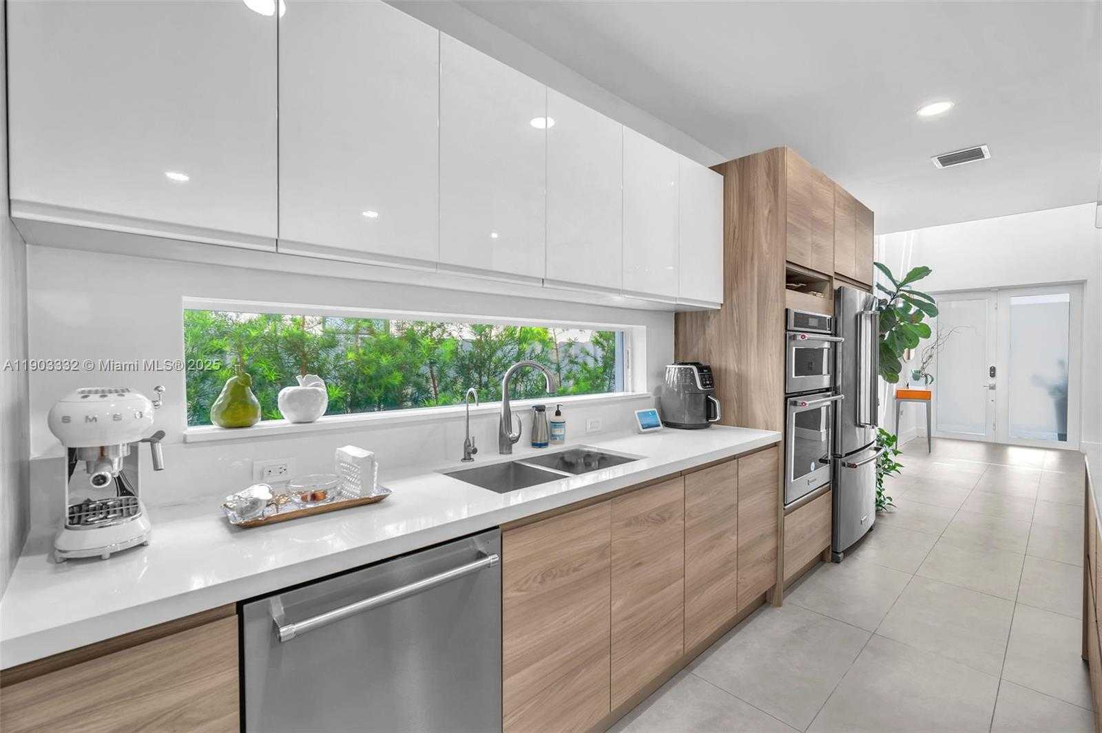 Small Image of 3167 SOUTH WEST 25TH ST #1, Miami Number 10