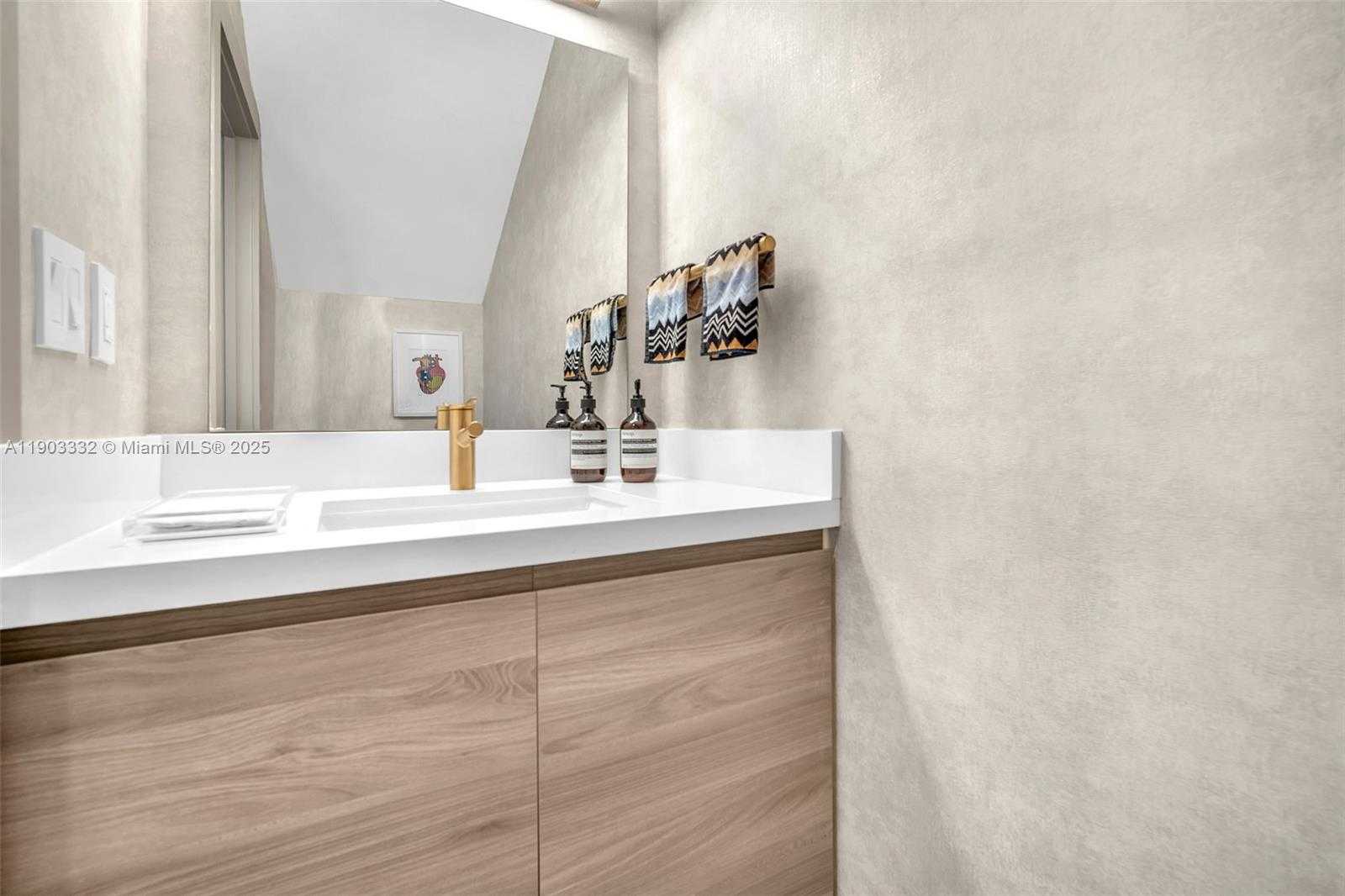 Small Image of 3167 SOUTH WEST 25TH ST #1, Miami Number 15