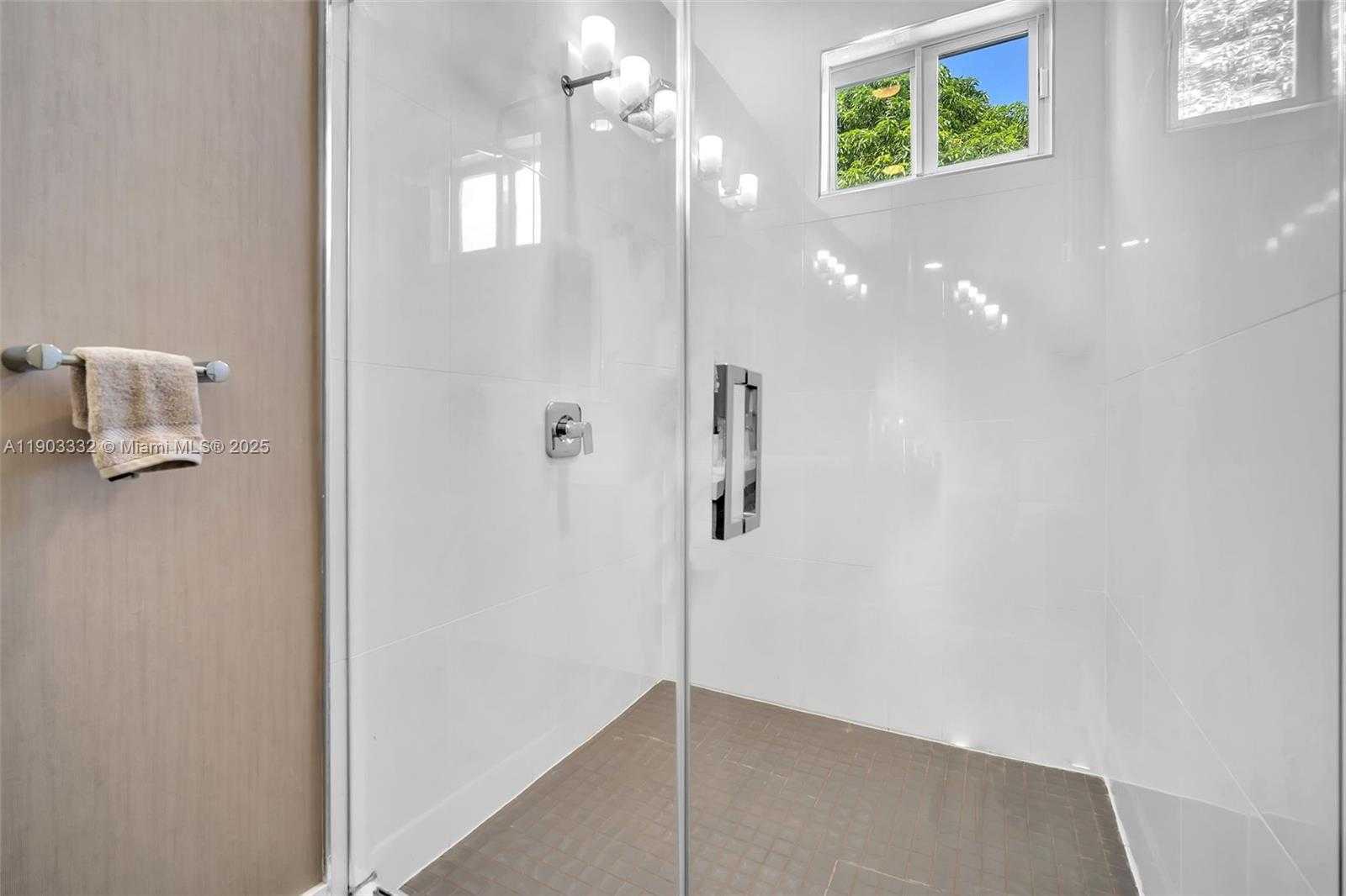 Small Image of 3167 SOUTH WEST 25TH ST #1, Miami Number 32