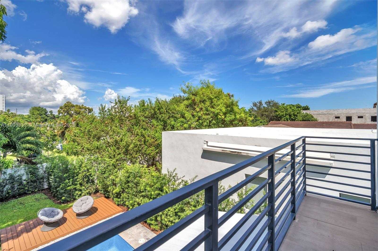 Small Image of 3167 SOUTH WEST 25TH ST #1, Miami Number 34