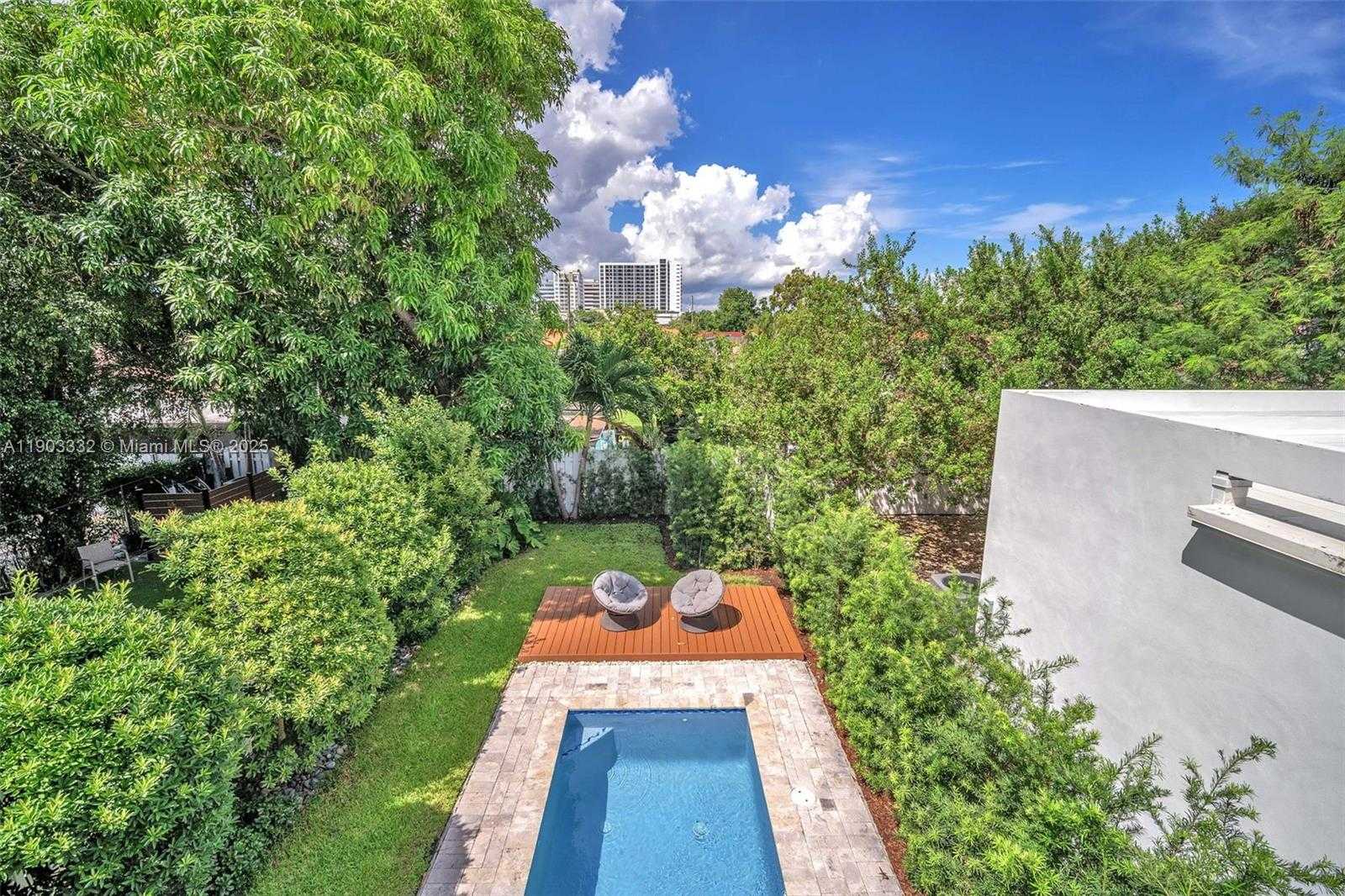 Small Image of 3167 SOUTH WEST 25TH ST #1, Miami Number 36