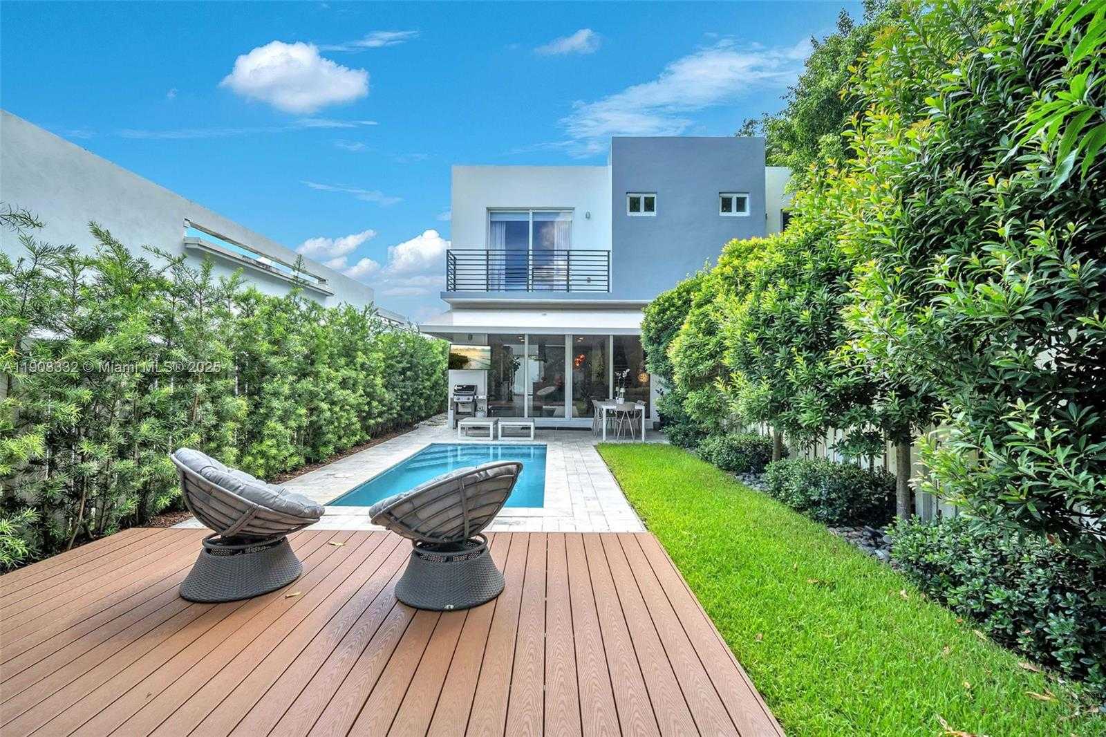 Small Image of 3167 SOUTH WEST 25TH ST #1, Miami Number 40