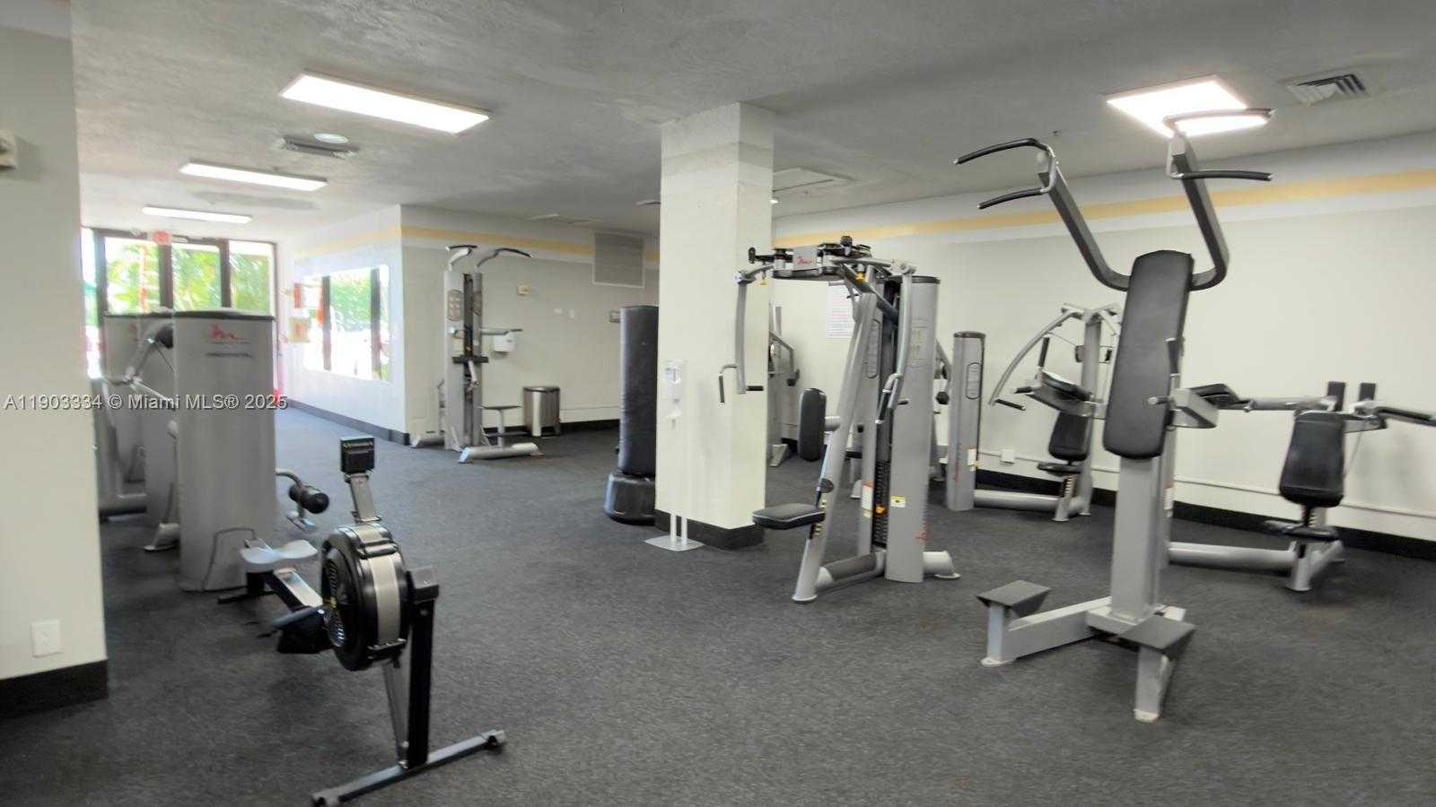 Small Image of 400 KINGS POINT DR #408, Sunny Isles Beach Number 20