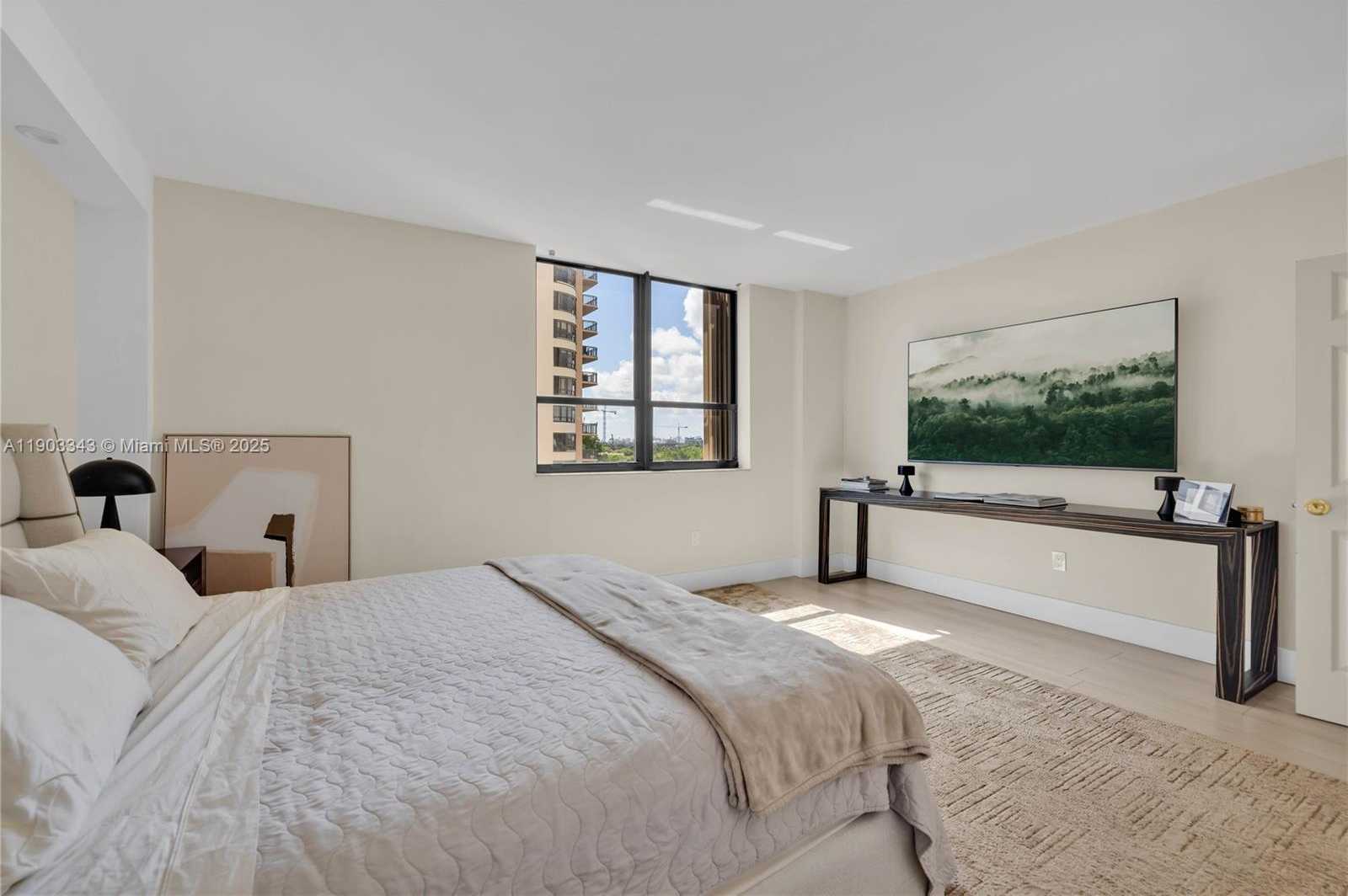 Small Image of 10185 COLLINS AVE #710, Bal Harbour Number 14