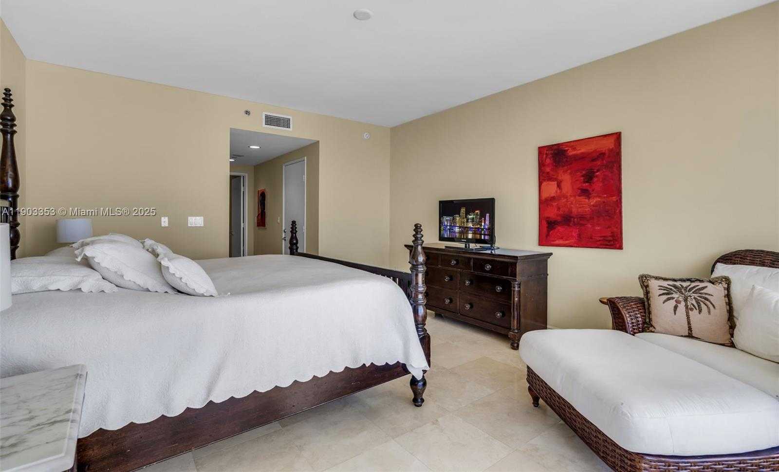 Imagen de Pequeño Objeto