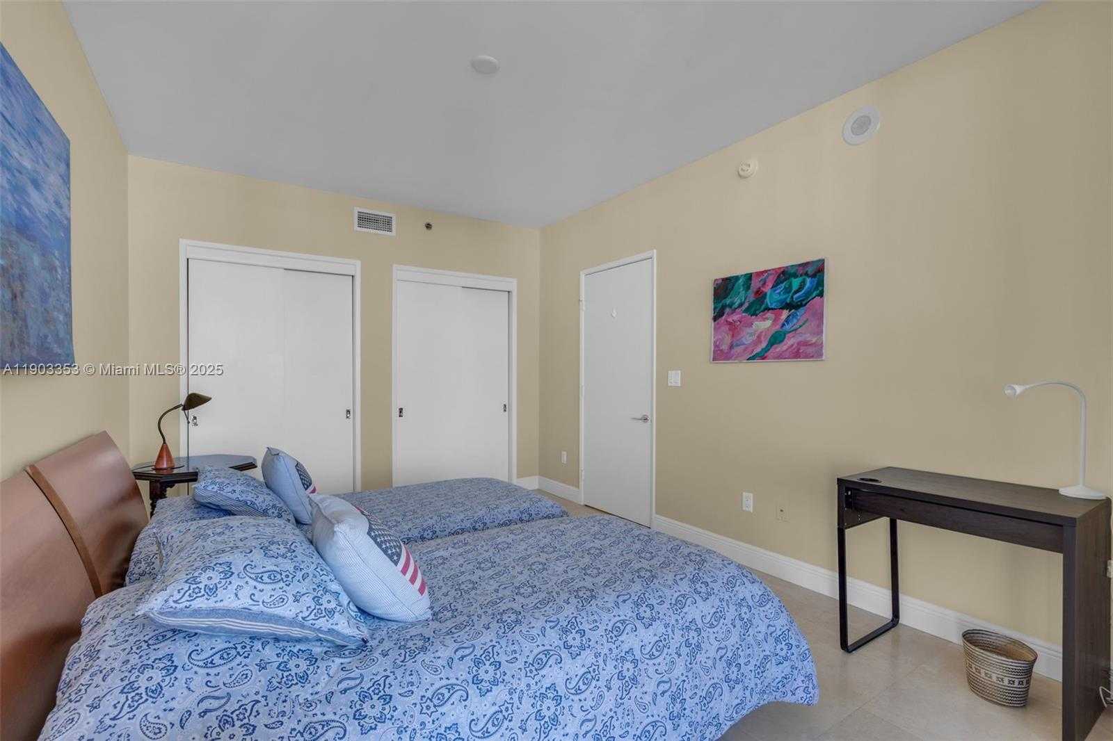 Imagen de Pequeño Objeto