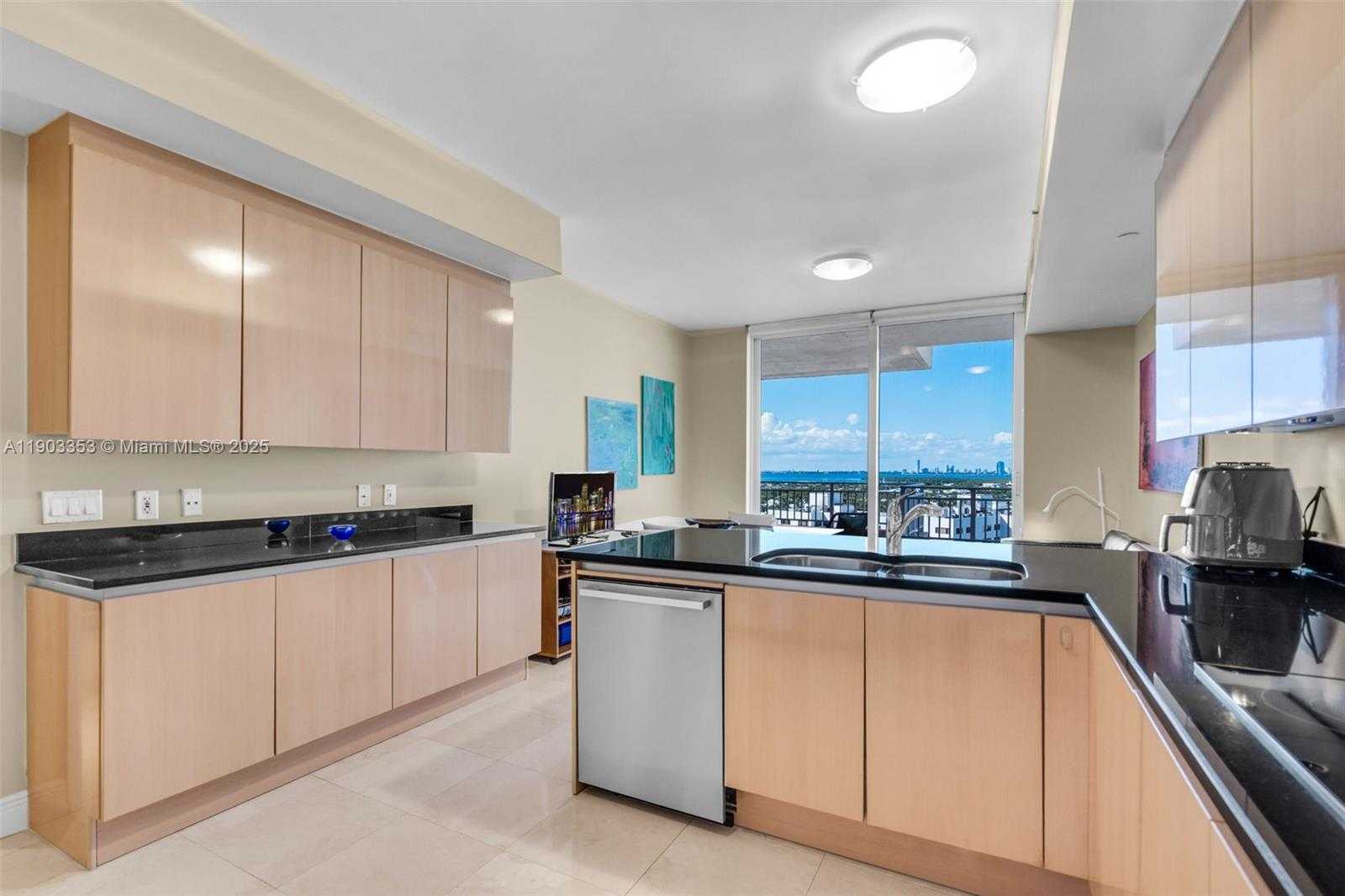 Imagen de Pequeño Objeto