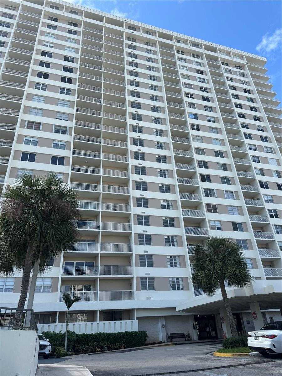 Small Image of 300 BAYVIEW DR #1903, Sunny Isles Beach Number 13