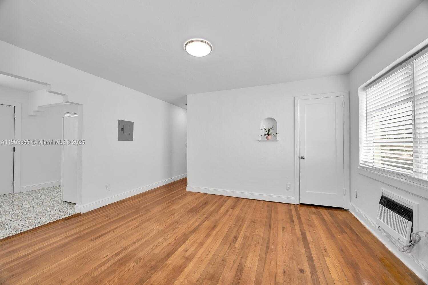 Small Image of 23 PHOENETIA AVE #1, Coral Gables Number 10