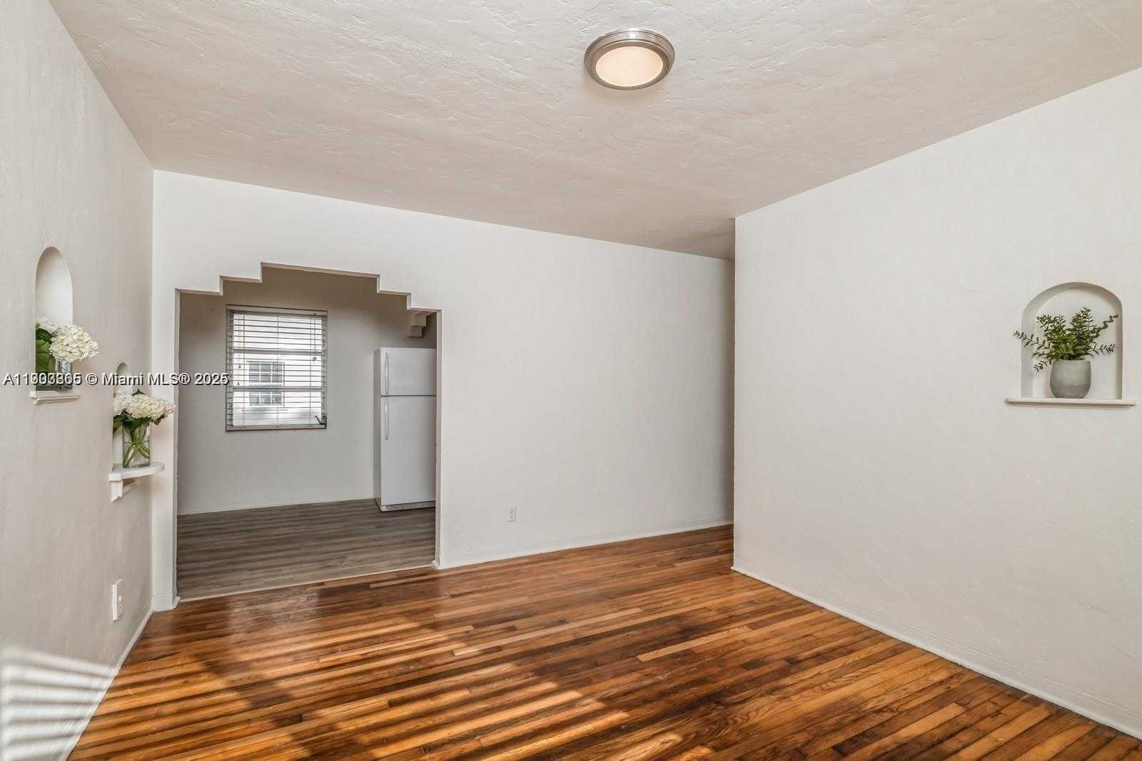 Small Image of 23 PHOENETIA AVE #1, Coral Gables Number 12