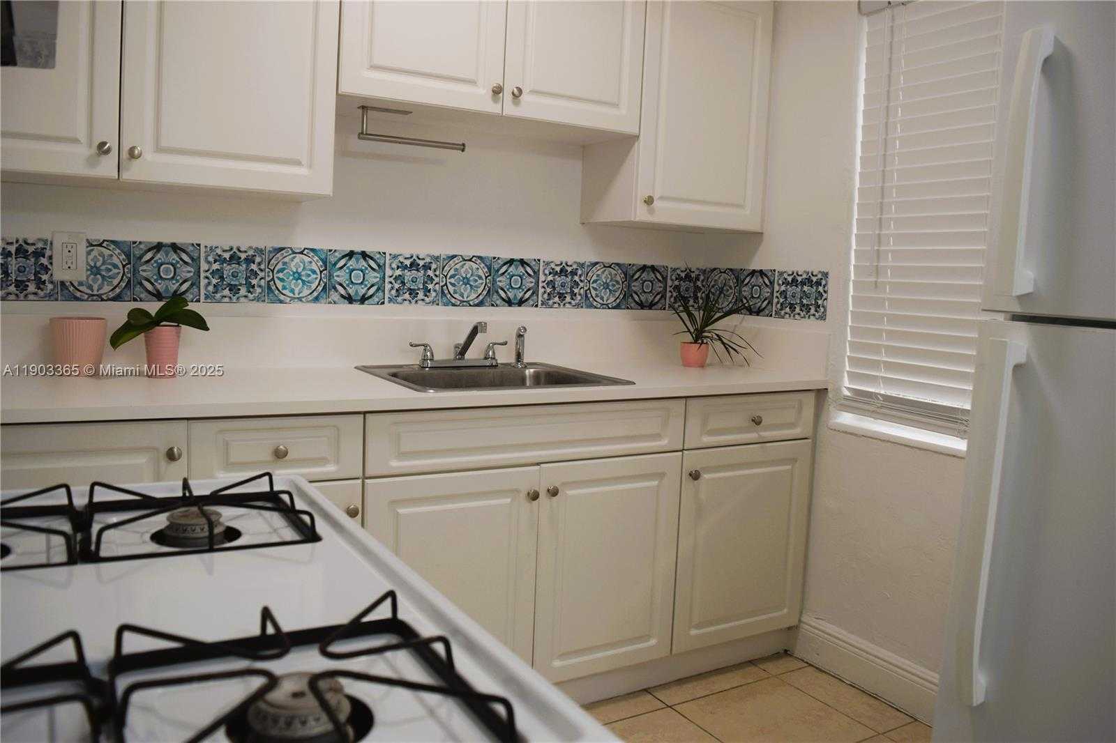 Small Image of 23 PHOENETIA AVE #1, Coral Gables Number 19