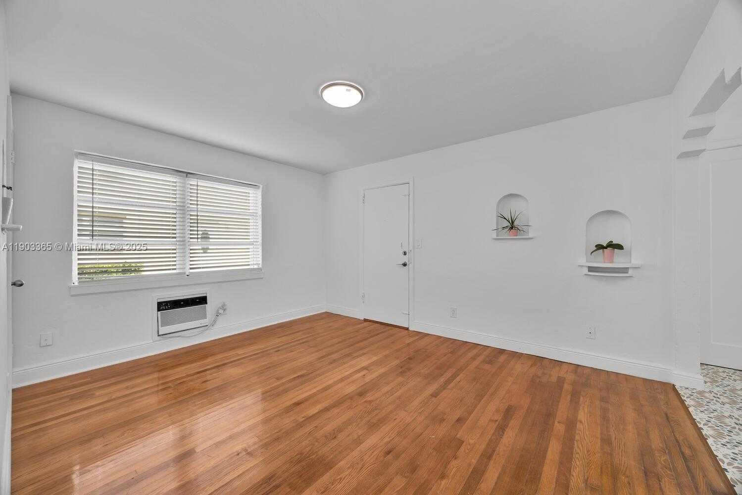 Small Image of 23 PHOENETIA AVE #1, Coral Gables Number 27