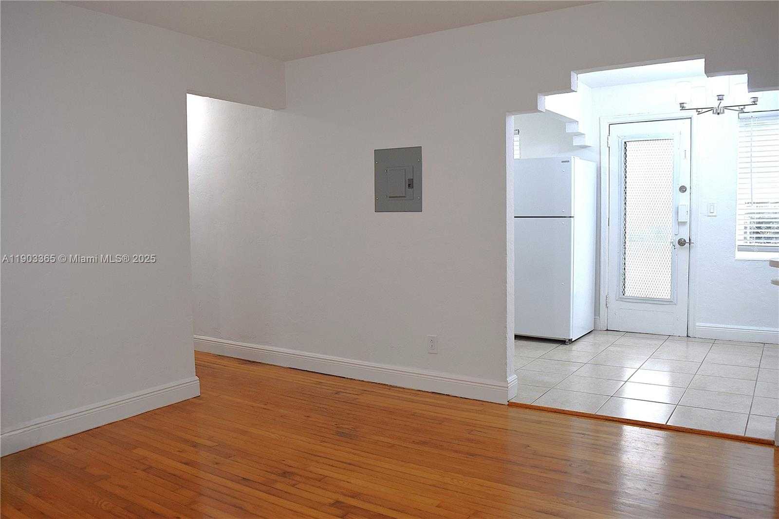 Small Image of 23 PHOENETIA AVE #1, Coral Gables Number 30