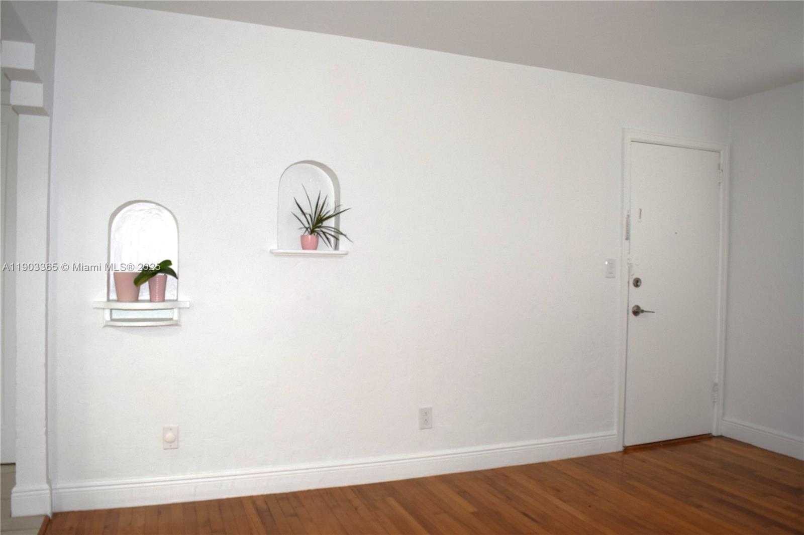 Small Image of 23 PHOENETIA AVE #1, Coral Gables Number 32