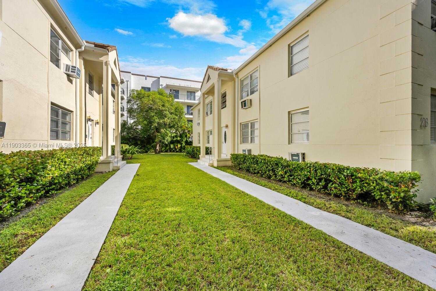 Small Image of 23 PHOENETIA AVE #1, Coral Gables Number 40