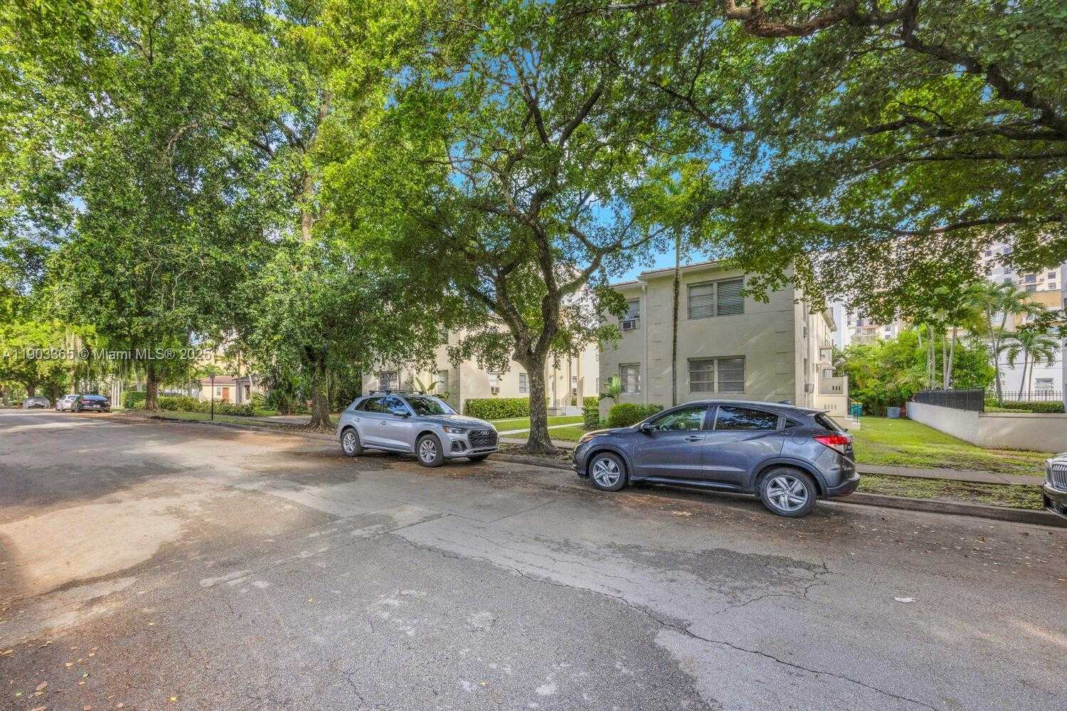 Small Image of 23 PHOENETIA AVE #1, Coral Gables Number 45