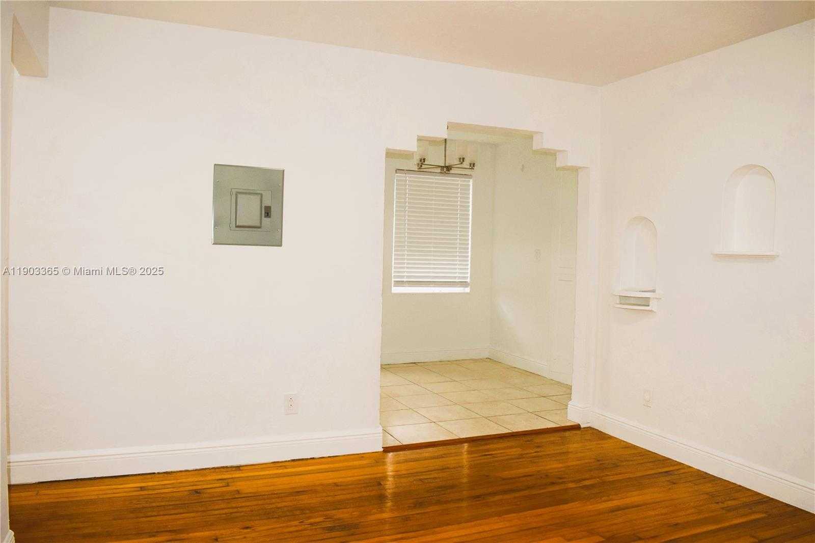 Small Image of 23 PHOENETIA AVE #1, Coral Gables Number 54